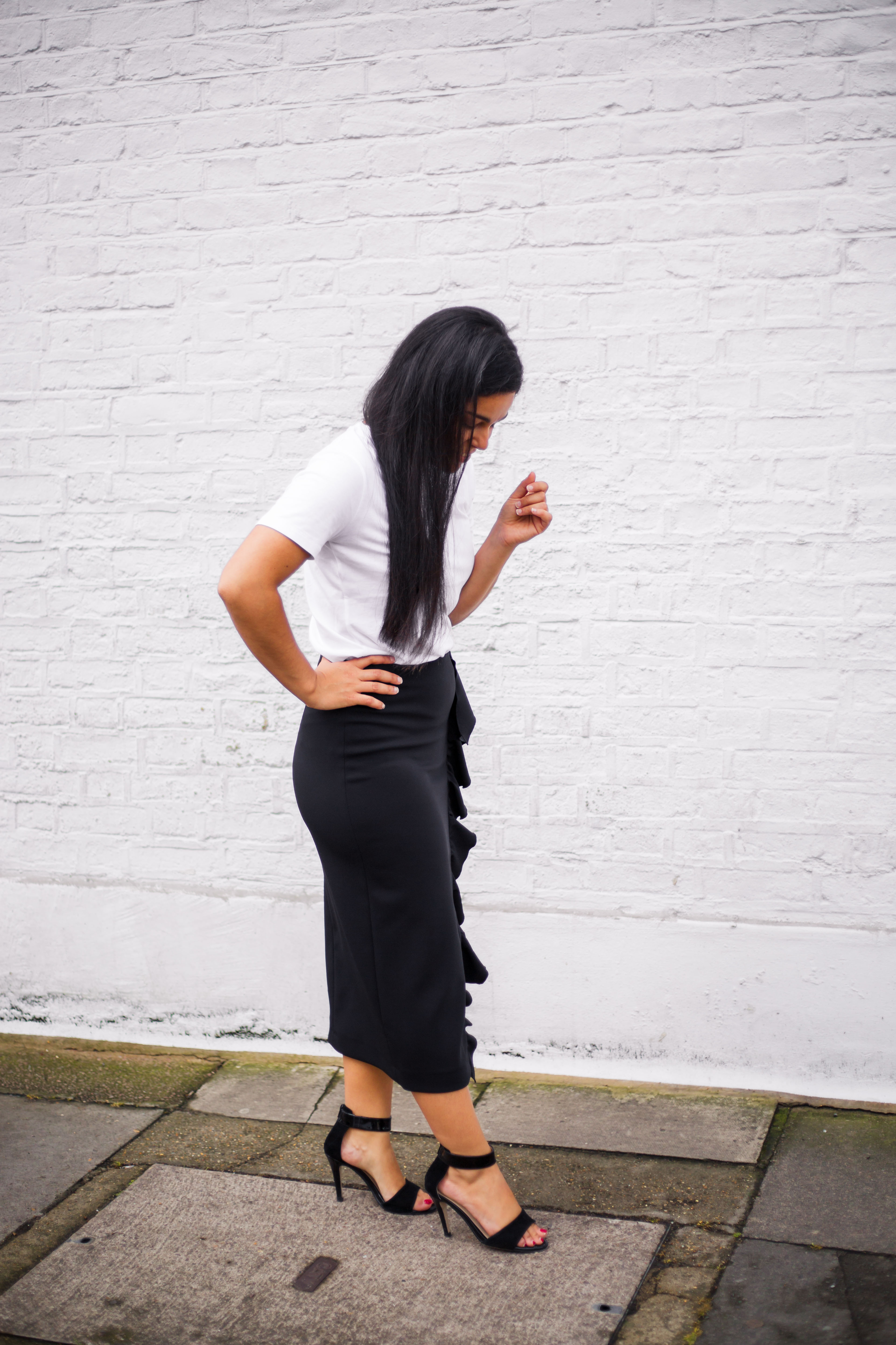 How To Buy The Perfect Pencil Skirt